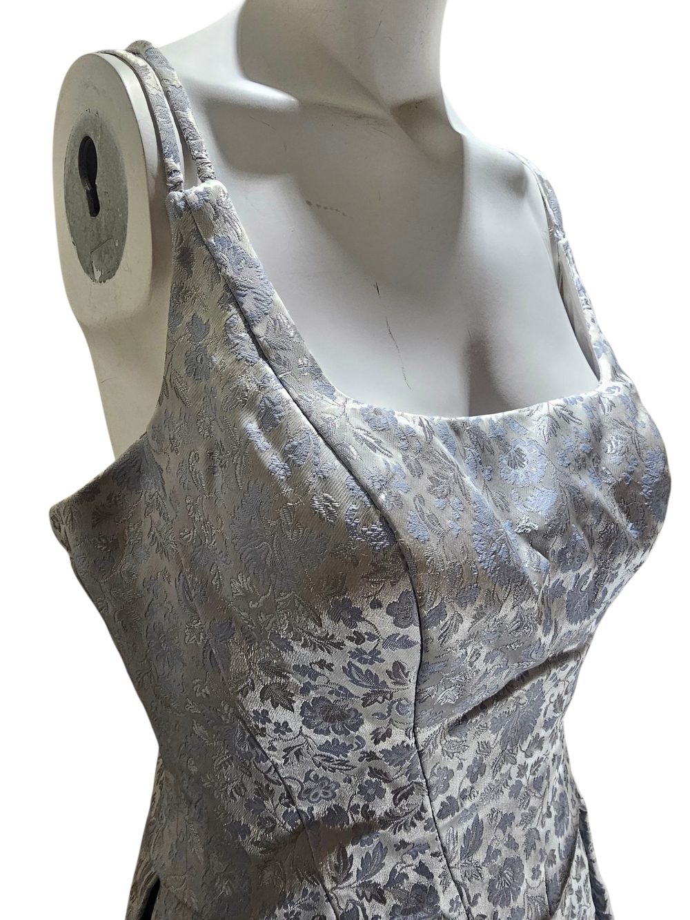 Elegant Silver-Gray Brocade Evening Dress - Picture 5 of 5